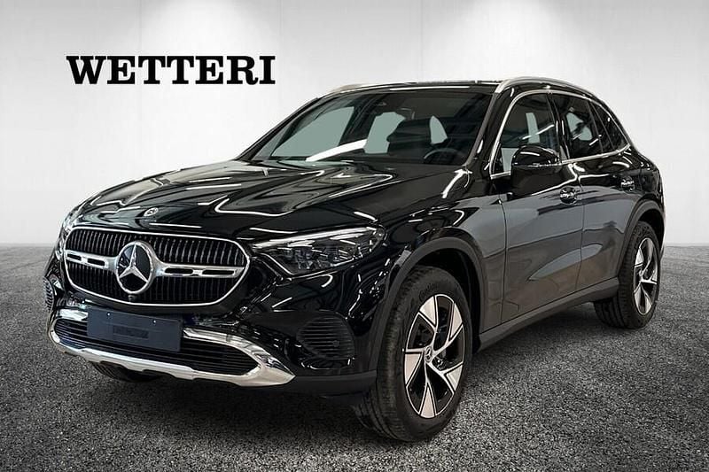 Käytetty Mercedes GLC300e Premium 313 HP (230 kW) 2024 Musta Katumaasturi