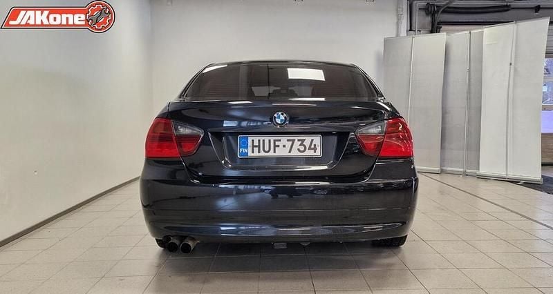 Käytetty BMW 325 Sport Line 218 HP (160 kW) 2005 Sedan