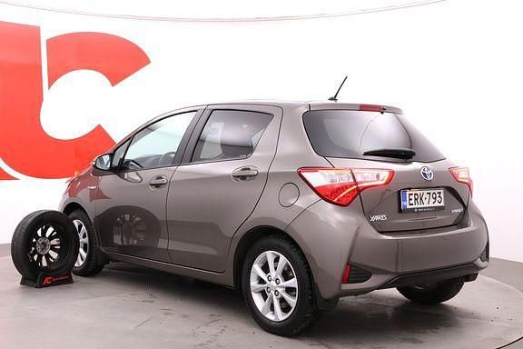 Käytetty Toyota Yaris Active 99 HP (72 kW) 2019 Harmaa Viistoperä