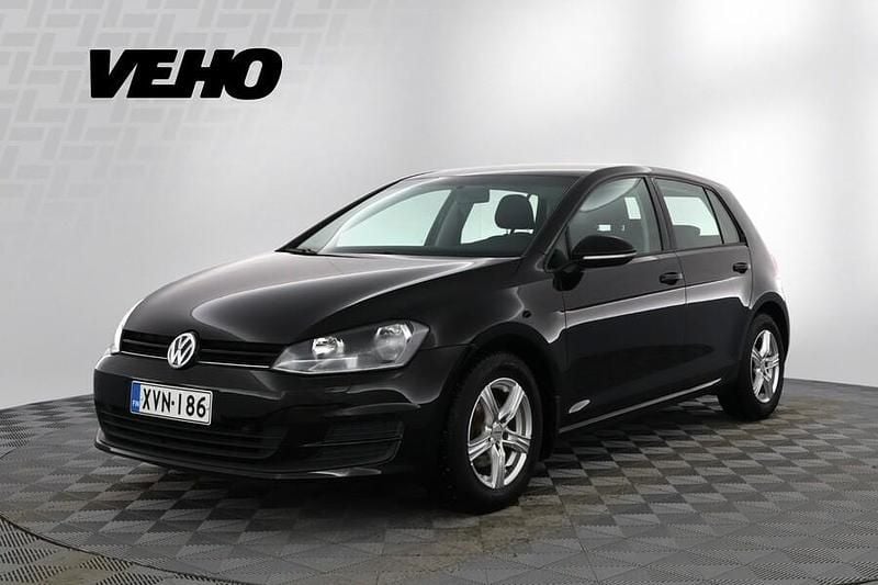 Käytetty VW Golf VII Comfortline 105 HP (77 kW) 2014 Musta Viistoperä