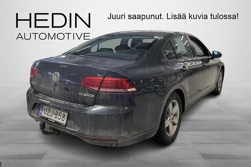 Käytetty VW Passat Comfortline 125 HP (91 kW) 2017 Harmaa Sedan