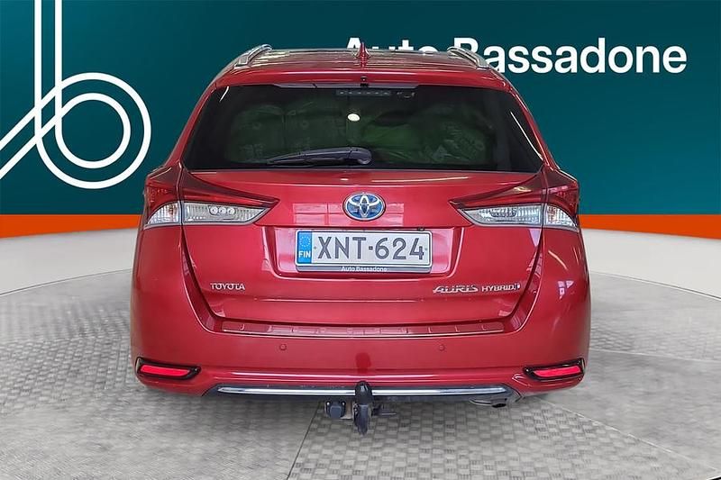 Käytetty Toyota Auris Touring Sports Premium 99 HP (72 kW) 2016 Farmari