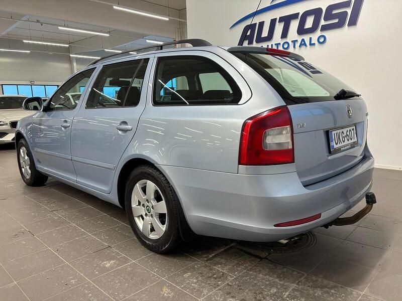 Käytetty Skoda Octavia Elegance 160 HP (117 kW) 2011 Sininen Farmari