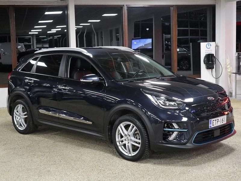 Käytetty Kia Niro Premium 150 kW (204 HP) 2021 Sininen Katumaasturi