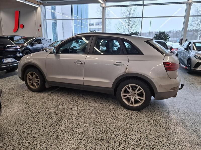 Käytetty Audi Q3 Business 140 HP (102 kW) 2013 Hopea Katumaasturi
