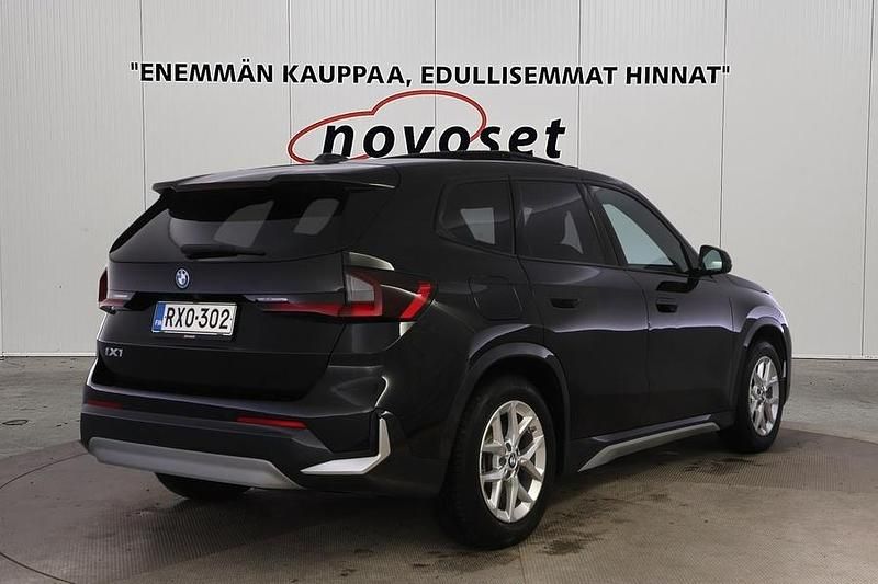 Käytetty BMW iX1 xLine 200 kW (272 HP) 2022 Musta Katumaasturi