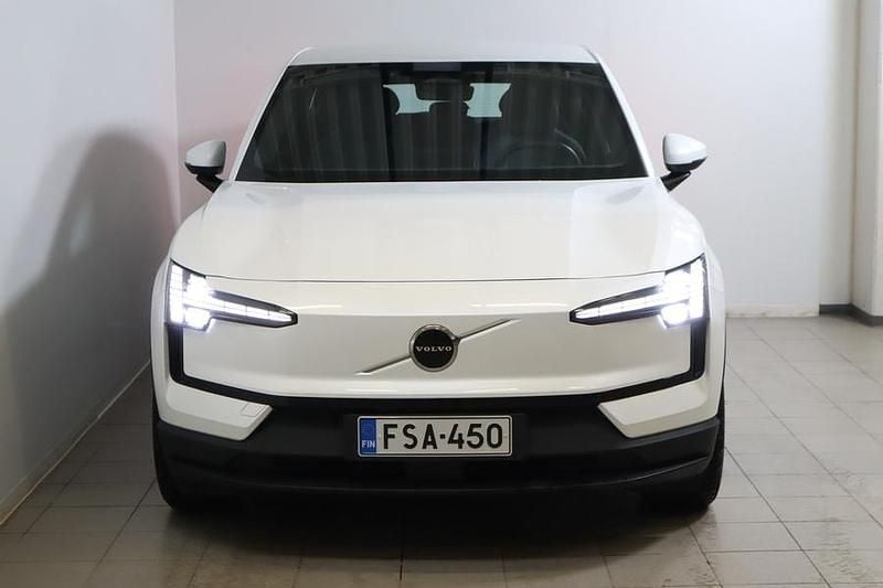 Käytetty Volvo EX30 Core 200 kW (272 HP) 2024 Valkoinen Katumaasturi