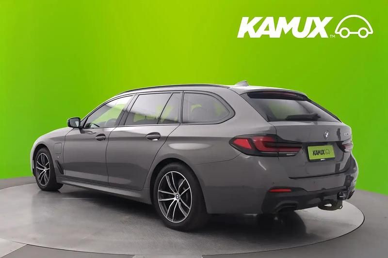Käytetty BMW 530 M Sport 184 HP (135 kW) 2021 Hopea / harmaa Farmari