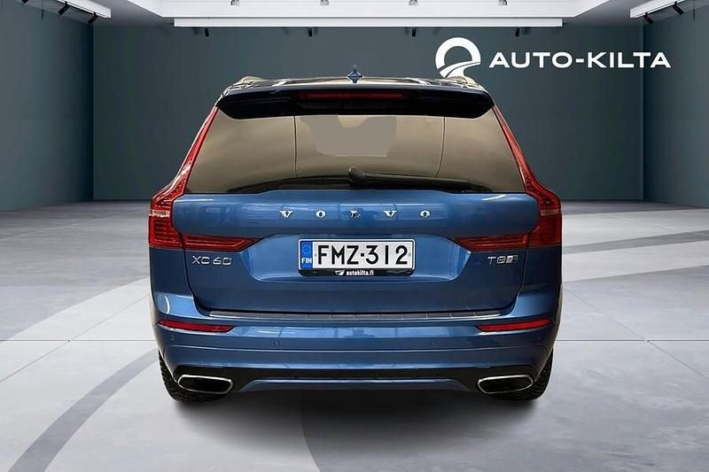 Käytetty Volvo XC60 R-Design 320 HP (235 kW) 2018 Met. sininen Katumaasturi