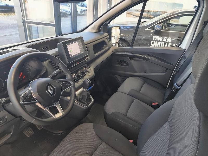 Käytetty Renault Trafic 150 HP (110 kW) 2023 Tila-auto