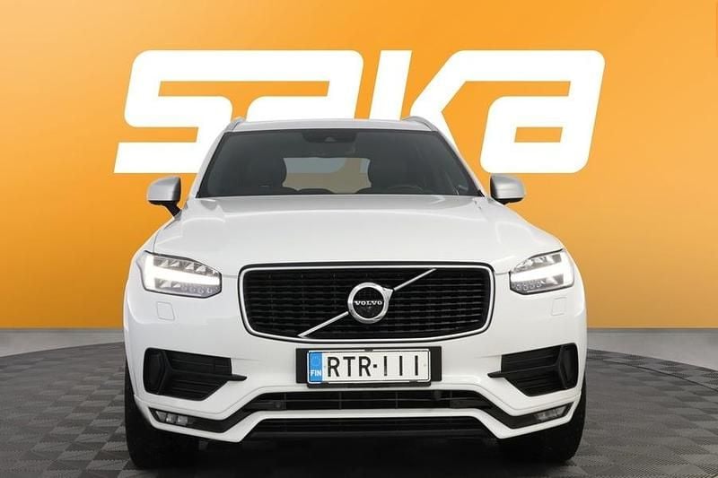 Käytetty Volvo XC90 R-Design 235 HP (172 kW) 2018 Katumaasturi