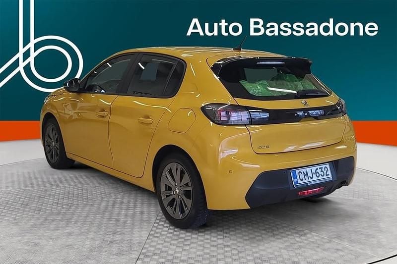 Käytetty Peugeot 208 Active 101 HP (74 kW) 2022 Viistoperä