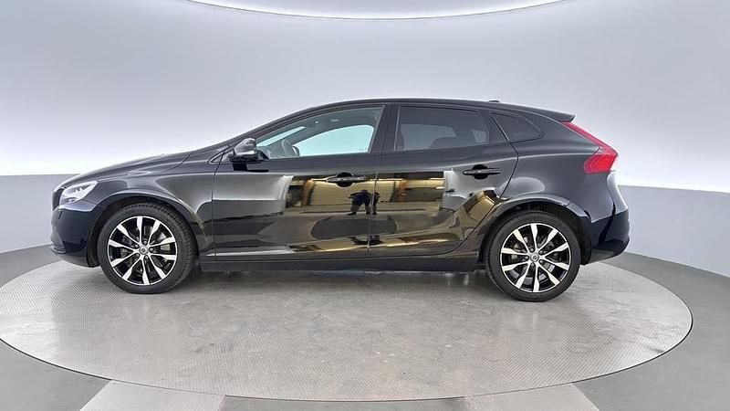 Käytetty Volvo V40 Business Edition 122 HP (89 kW) 2019 Farmari