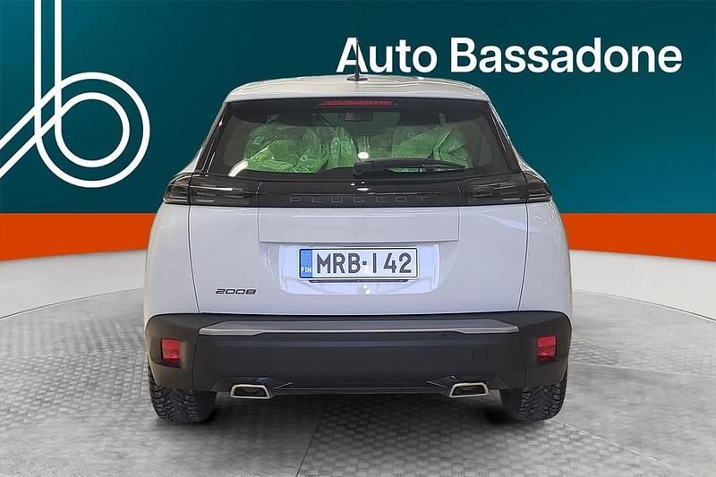 Käytetty Peugeot 2008 Active 131 HP (96 kW) 2024 Katumaasturi