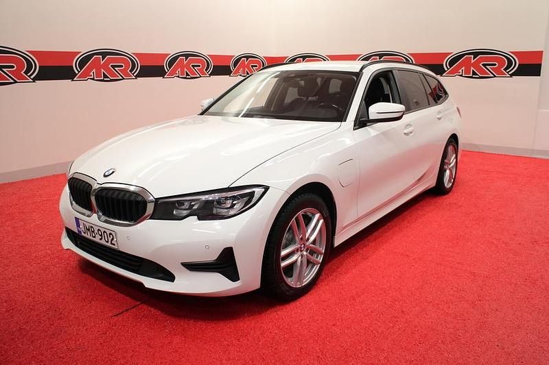 Käytetty BMW 330e 292 HP (214 kW) 2021 Valkoinen Farmari
