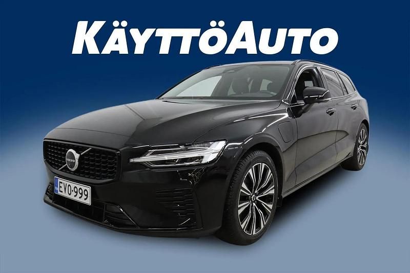 Käytetty Volvo V60 Plus 350 HP (257 kW) 2025 Musta Farmari