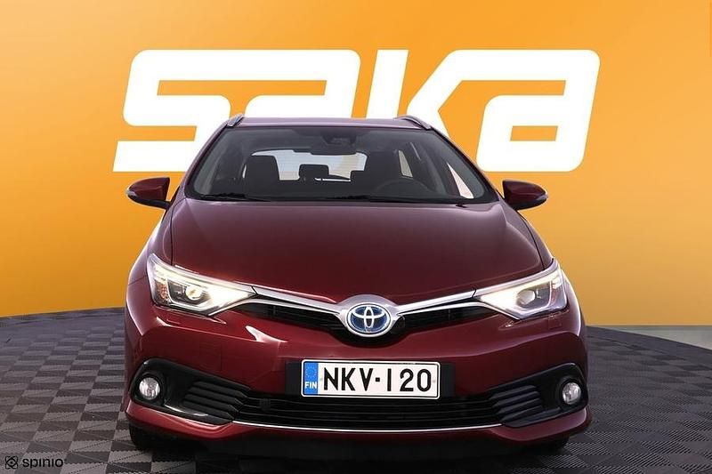 Käytetty Toyota Auris Touring Sports Active 99 HP (72 kW) 2017 Farmari