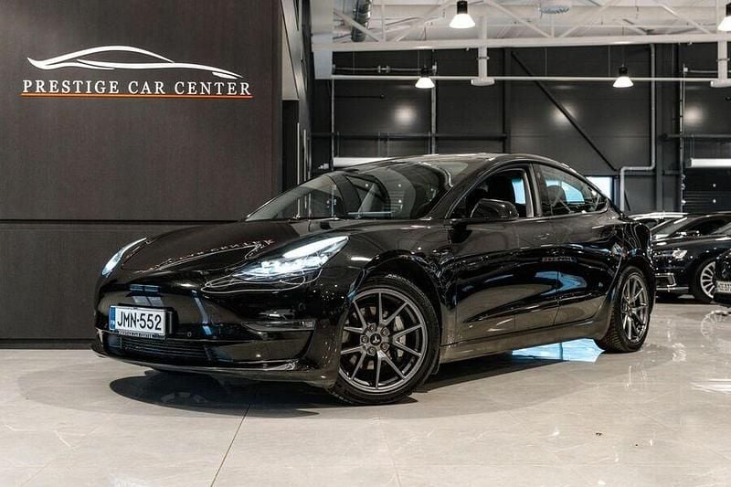 Käytetty 2021 Tesla Model 3 Sedan | 26 590 € (Hieman kallis) - Kuva 1/4
