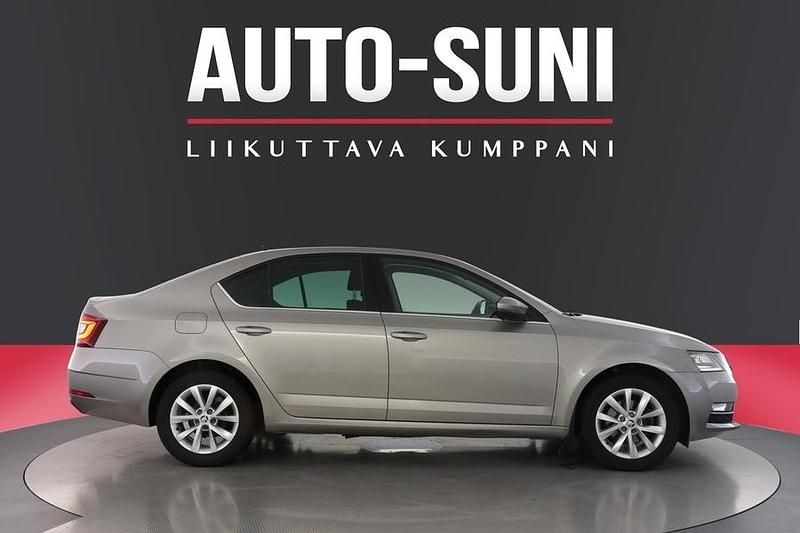 Käytetty Skoda Octavia Style 150 HP (110 kW) 2019 Ruskea Viistoperä