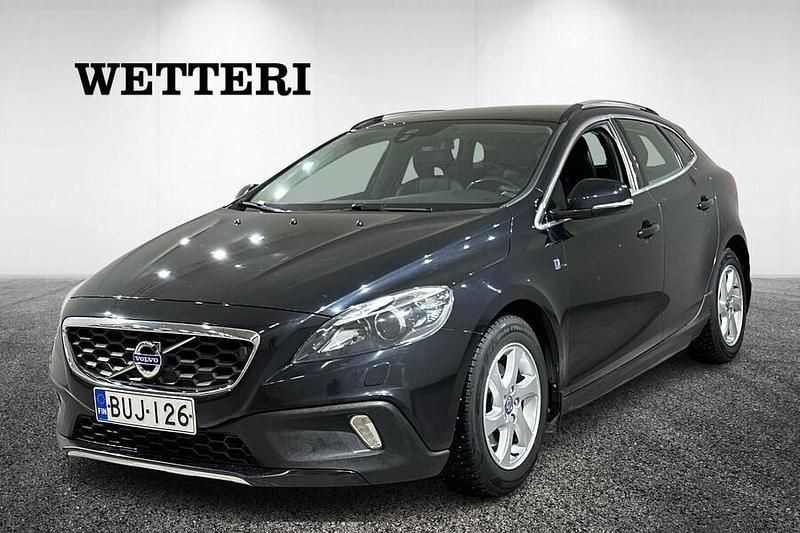 Käytetty Volvo V40 Business Edition 114 HP (83 kW) 2015 Musta Viistoperä