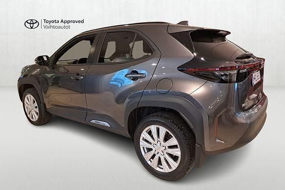 Käytetty Toyota Yaris Cross Plus 116 HP (85 kW) 2025 Harmaa Katumaasturi