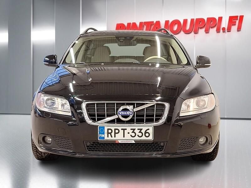 Käytetty Volvo V70 Business Edition 114 HP (83 kW) 2012 Musta Farmari