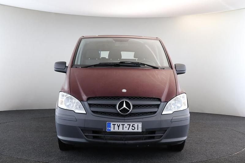 Käytetty Mercedes Vito 95 HP (69 kW) 2012 Punainen Van