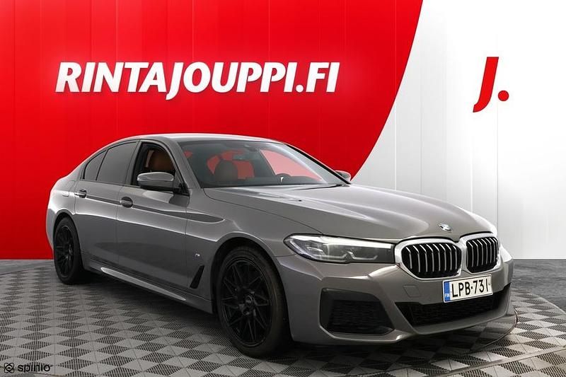 Harmaa Käytetty 2020 BMW 530e M Sport Sedan | 30 790 € (Perustarjous) - Kuva 1/3