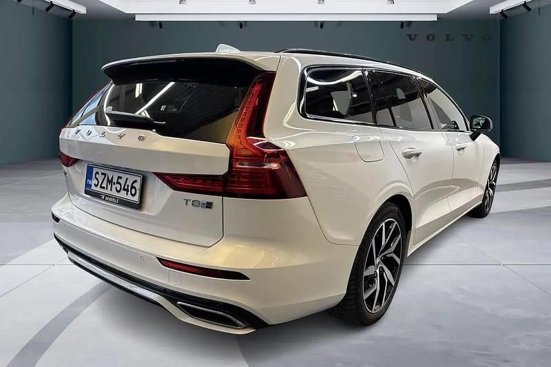Käytetty Volvo V60 R-Design 392 HP (288 kW) 2019 Valkoinen Farmari
