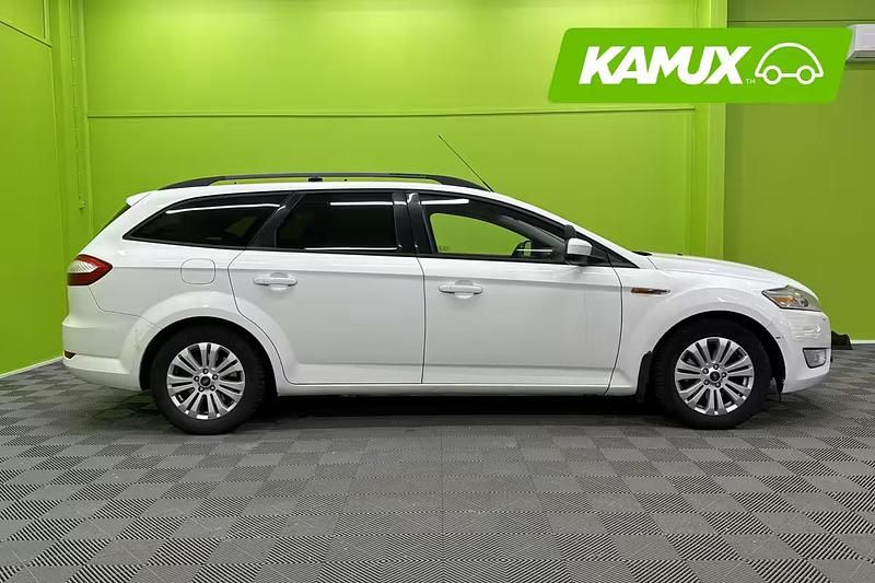 Käytetty Ford Mondeo Titanium 175 HP (128 kW) 2010 Sininen Viistoperä