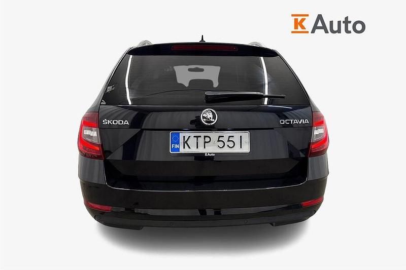 Käytetty Skoda Octavia Style 116 HP (85 kW) 2019 Musta Farmari