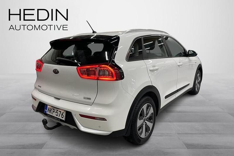 Käytetty Kia Niro LX 105 HP (77 kW) 2018 Valkoinen Katumaasturi