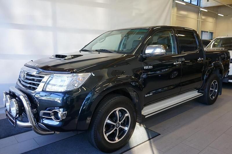 Käytetty Toyota HiLux 174 HP (127 kW) 2015 Sininen Nouto