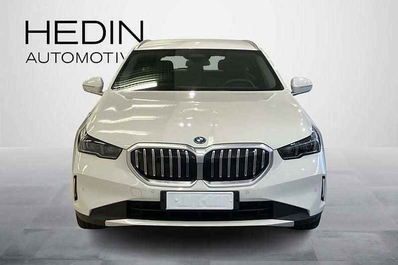 Käytetty BMW 530e Comfort Edition 299 HP (219 kW) 2024 Valkoinen Farmari