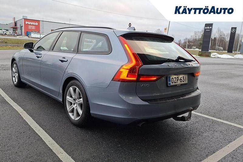 Käytetty Volvo V90 Business Edition 150 HP (110 kW) 2017 Sininen Farmari