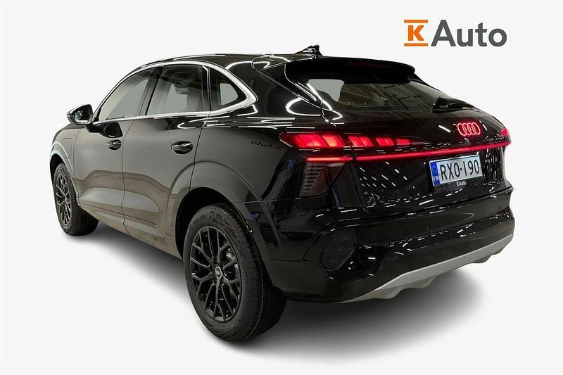 Uusi Audi Q3 Sportback Advanced 268 HP (197 kW) 2026 Musta Katumaasturi