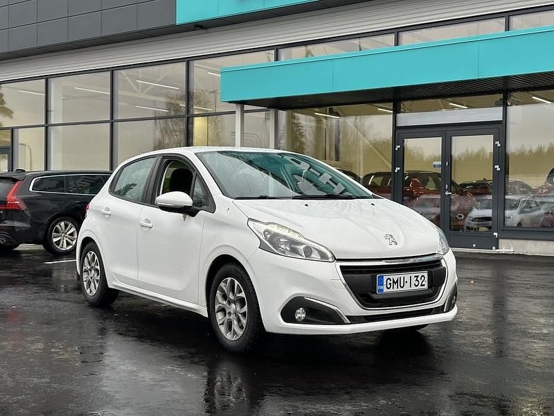 Käytetty 2018 Peugeot 208 Active Viistoperä | 7 990 € (Hyvä tarjous) - Kuva 1/2