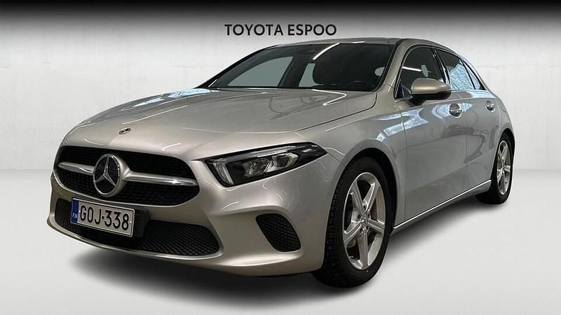 Käytetty Mercedes A180 Business 136 HP (100 kW) 2020 Viistoperä