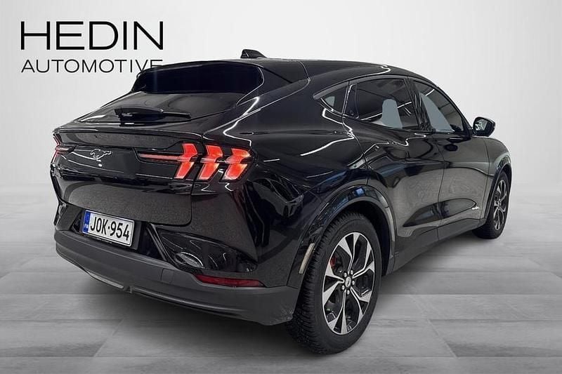 Käytetty Ford Mustang Mach-E Premium 275 kW (375 HP) 2025 Musta Katumaasturi