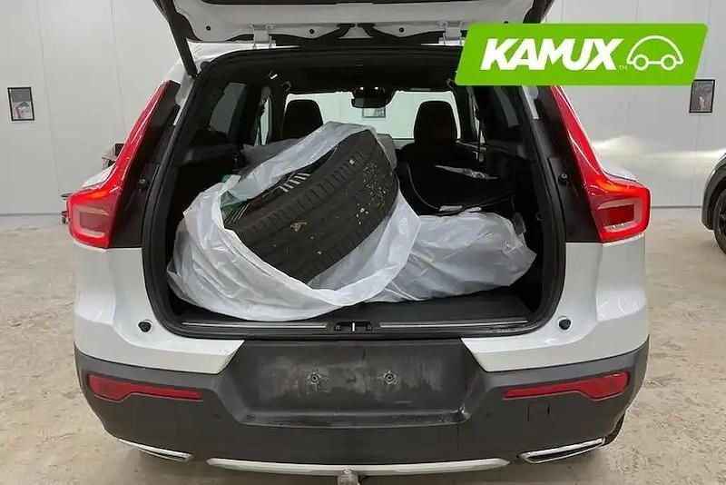 Käytetty Volvo XC40 Inscription 150 HP (110 kW) 2019 Valkoinen Katumaasturi