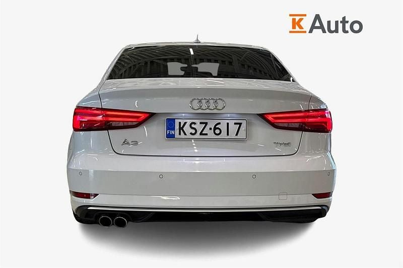 Käytetty Audi A3 Business 150 HP (110 kW) 2018 Valkoinen Sedan