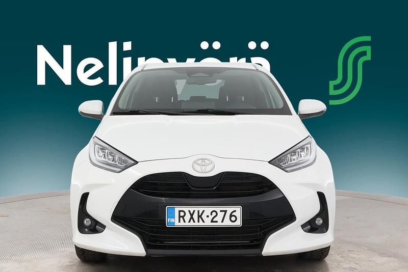 Käytetty Toyota Yaris Hybrid Plus 116 HP (85 kW) 2025 Valkoinen Viistoperä