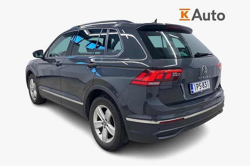 Käytetty VW Tiguan Comfortline 245 HP (180 kW) 2022 Harmaa Katumaasturi