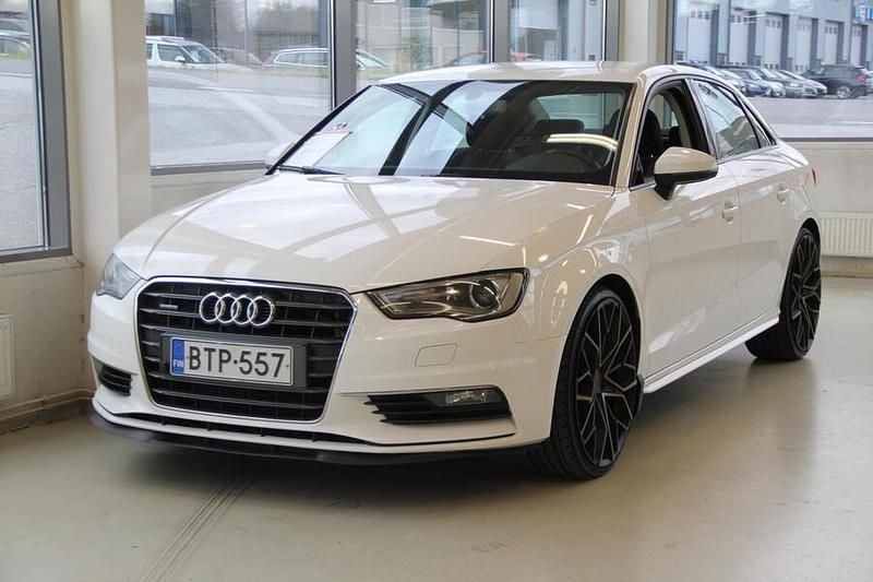 Valkoinen Käytetty 2016 Audi A3 Sedan | 14 990 € (Perustarjous) - Kuva 1/4