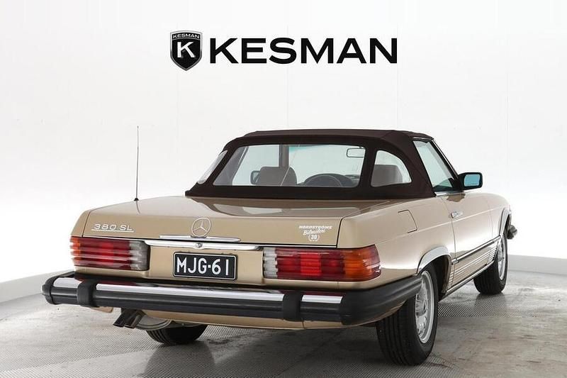 Käytetty Mercedes SL380 1984 Avoauto