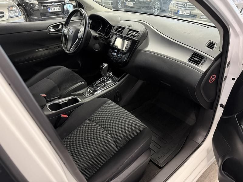 Käytetty Nissan Pulsar Acenta Connect 116 HP (85 kW) 2018 Viistoperä