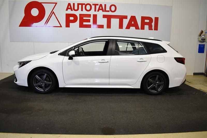 Käytetty Toyota Corolla Active 122 HP (89 kW) 2023 Valkoinen Farmari