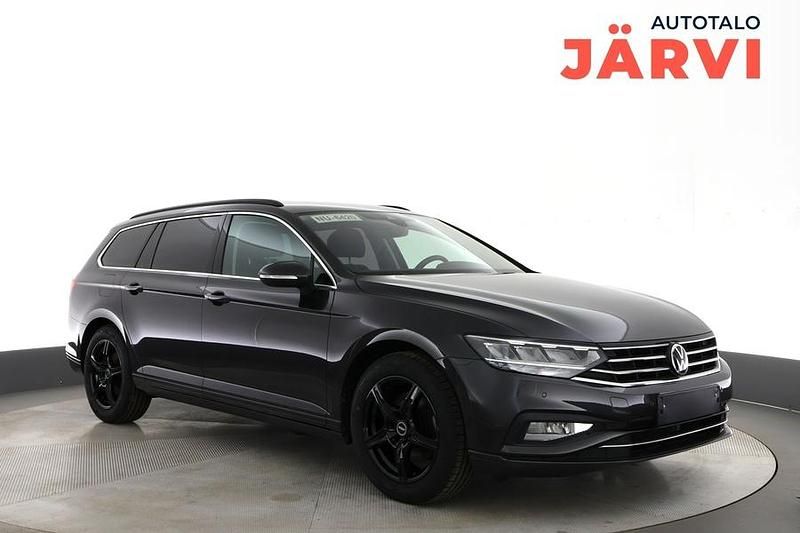Käytetty VW Passat Style 150 HP (110 kW) 2021 Harmaa Farmari
