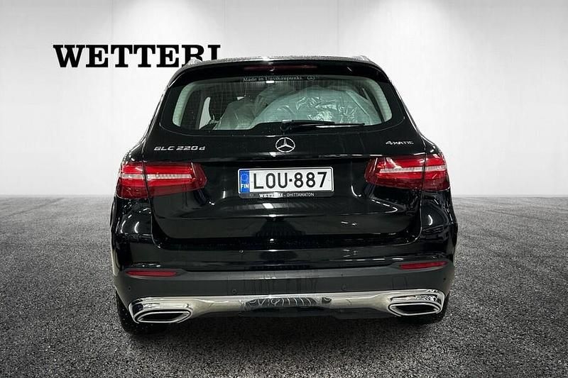 Käytetty Mercedes GLC220 Edition 170 HP (125 kW) 2018 Musta Katumaasturi