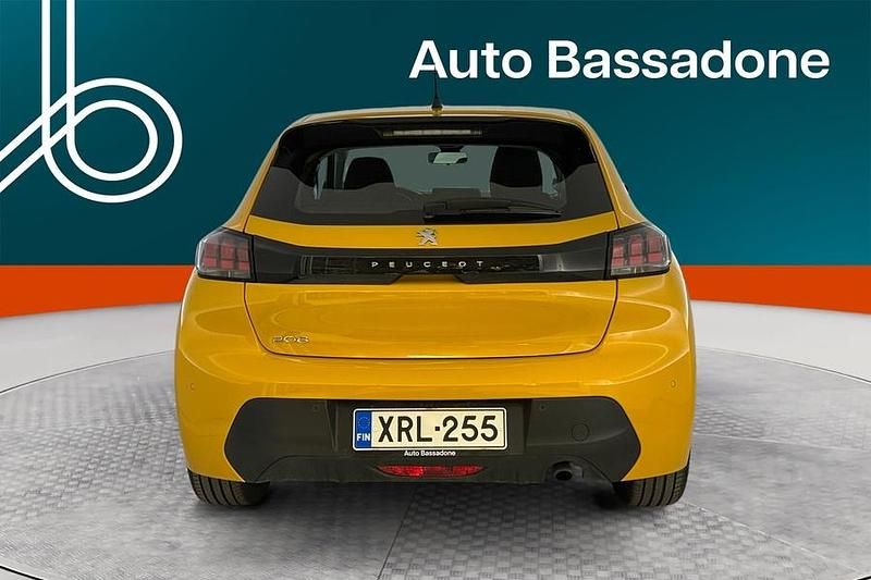 Käytetty Peugeot 208 Active 101 HP (74 kW) 2022 Viistoperä